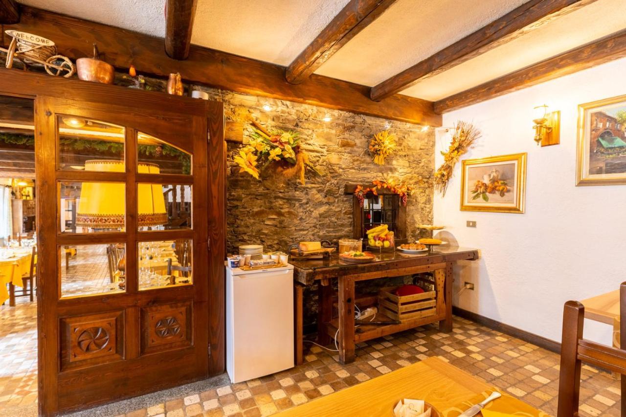 Hotel Des Alpes Saint-Rhemy-En-Bosses Buitenkant foto