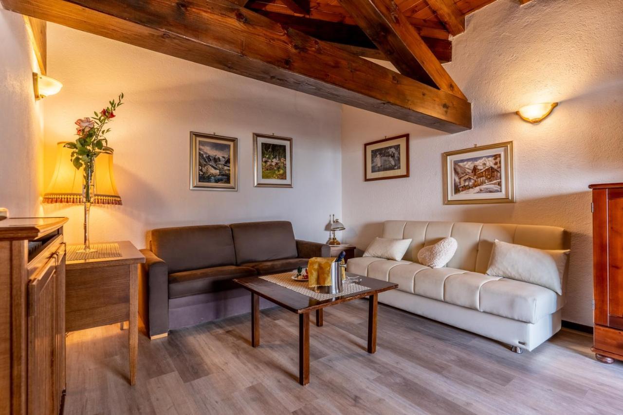 Hotel Des Alpes Saint-Rhemy-En-Bosses Buitenkant foto