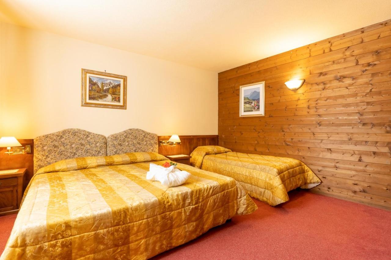 Hotel Des Alpes Saint-Rhemy-En-Bosses Buitenkant foto