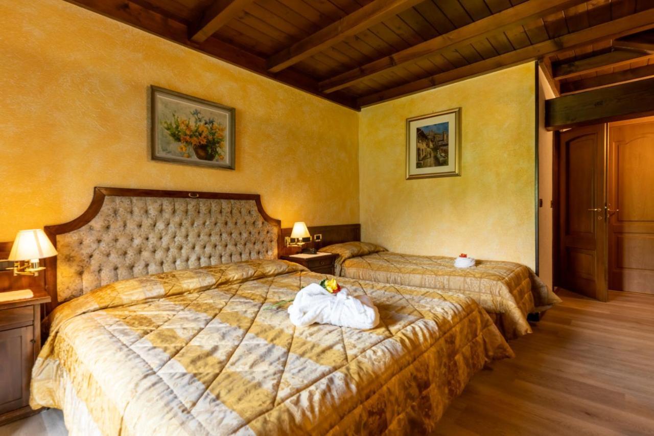 Hotel Des Alpes Saint-Rhemy-En-Bosses Buitenkant foto