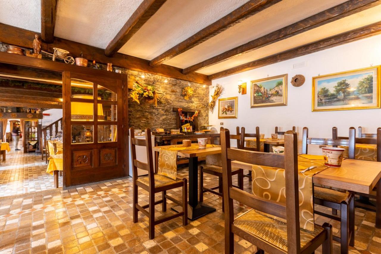 Hotel Des Alpes Saint-Rhemy-En-Bosses Buitenkant foto