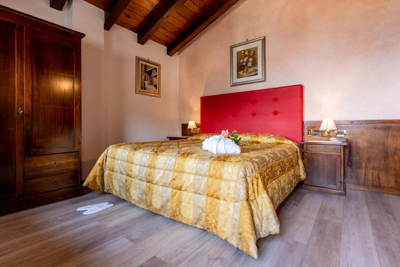 Hotel Des Alpes Saint-Rhemy-En-Bosses Buitenkant foto